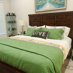 King Size Bed And King sterns And foster Mattress