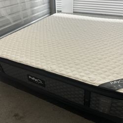 Like New Puffy Lux Hybrid California King Mattress