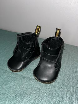 Shoes size 0 or 1
