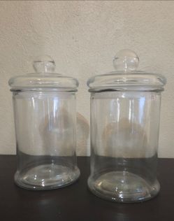 Airtight glass canisters (2)
