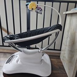 4moms MamaRoo Electric Swing