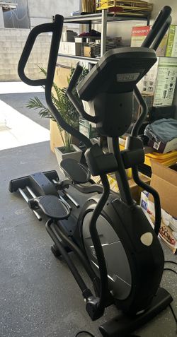 SOLE E35 Elliptical! BARELY USED! RETAIL PRICE $3,000!