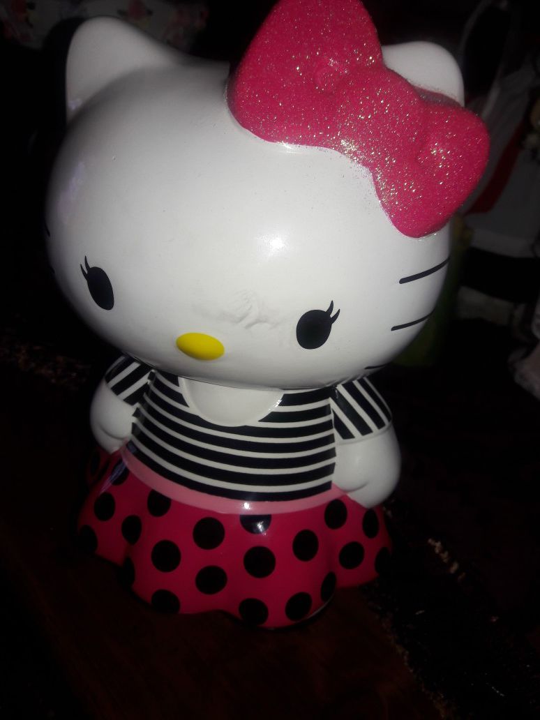 Hello Kitty peggybank