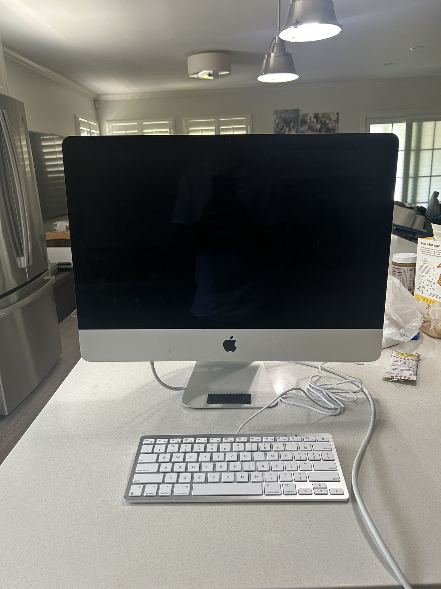 iMac 2017 Retina 4k 21.5 Inch with Keyboard