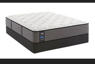Sealy or Serta King Size Mattress and Box Springs