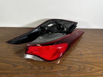 Hyundai Elantra Taillight