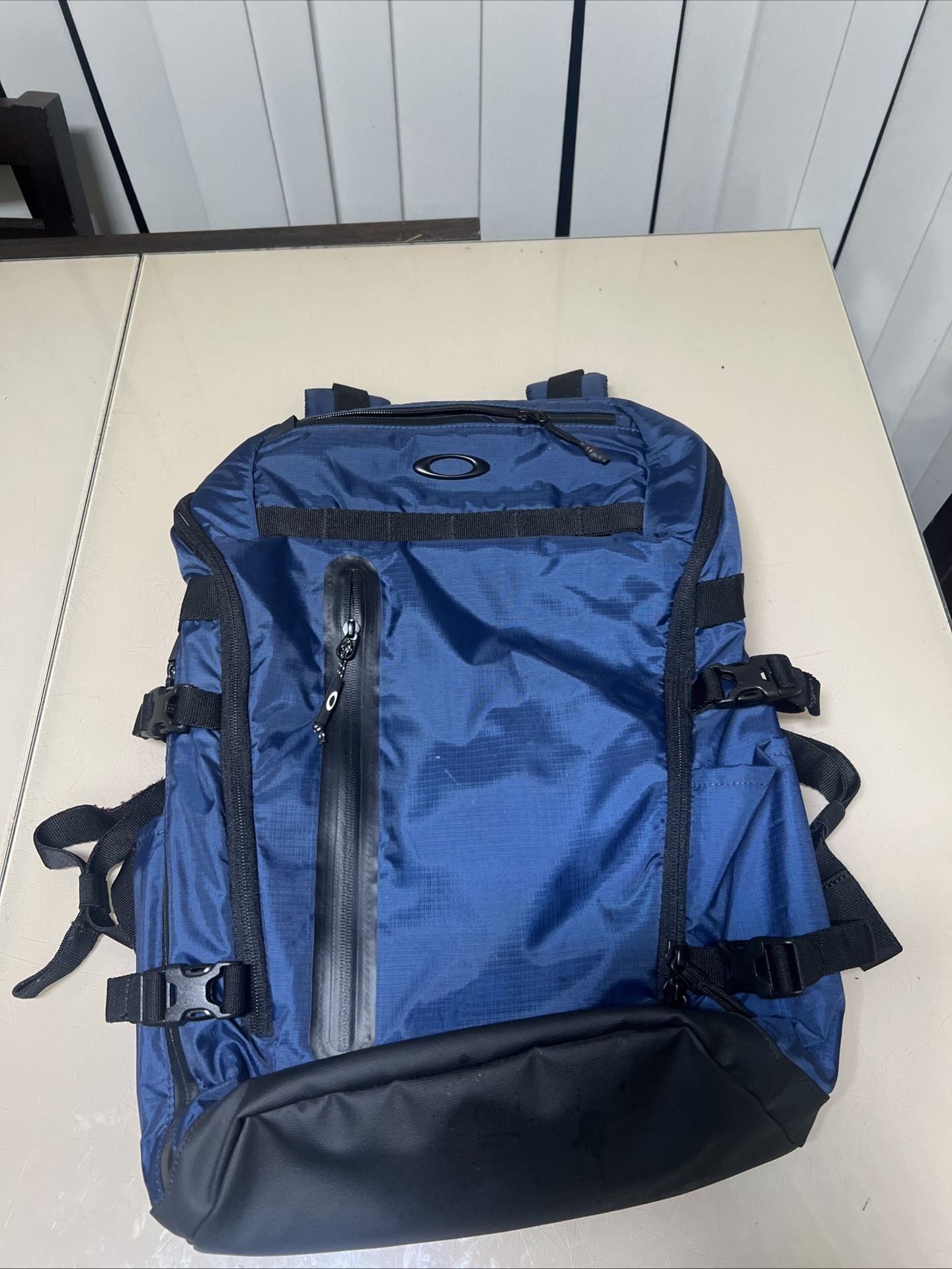 Oakley SI Outdoor Day Backpack - Universal Blue (Navy Blue) Ripstop. Used in good condition with very minor cosmetic blemishes. Bag is in really great