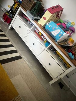 Tv stand