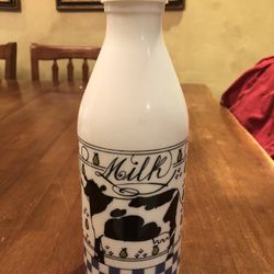 Country Cows Vintage Milk glass Milk Jug Lillian Vernon & Alan Wood 1982