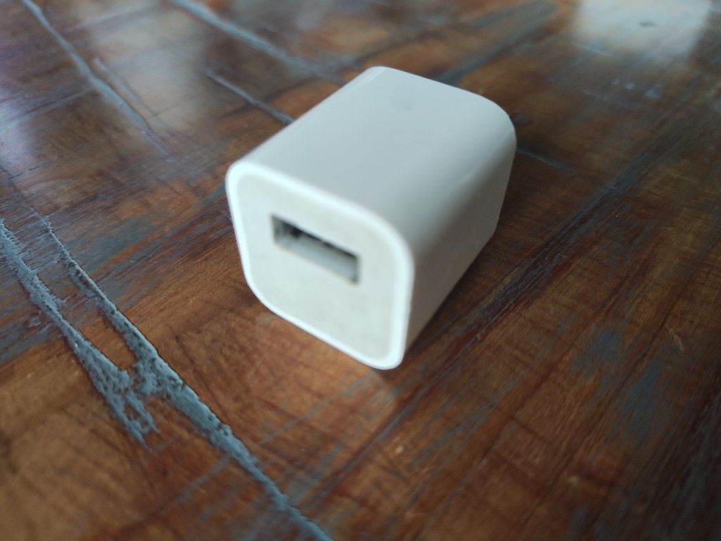 Apple 5W USB Power Adapter (Model A1385)