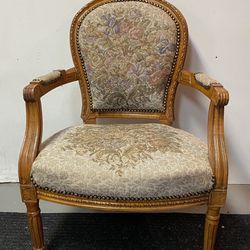 Early 20th Century Vintage Aged Giltwood Louis XV Style Open Arm-Chair