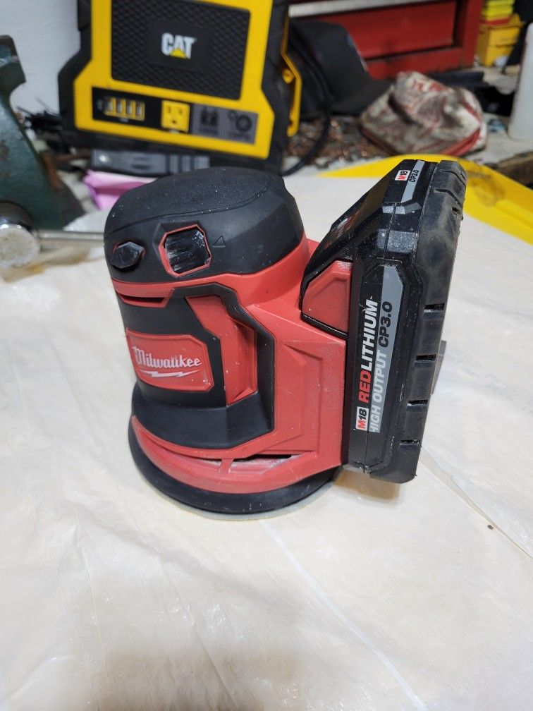 Milwaukee DA Sander