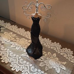 Necklace holder