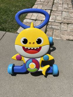 Pinkfong Melody Baby Shark Walker
