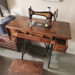 Singer Sphinx Sewing Machine 
