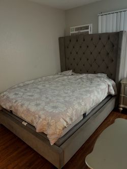 Queen Bedroom Furniture Set