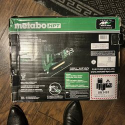 Metabo HPT cordless Strip nailer 