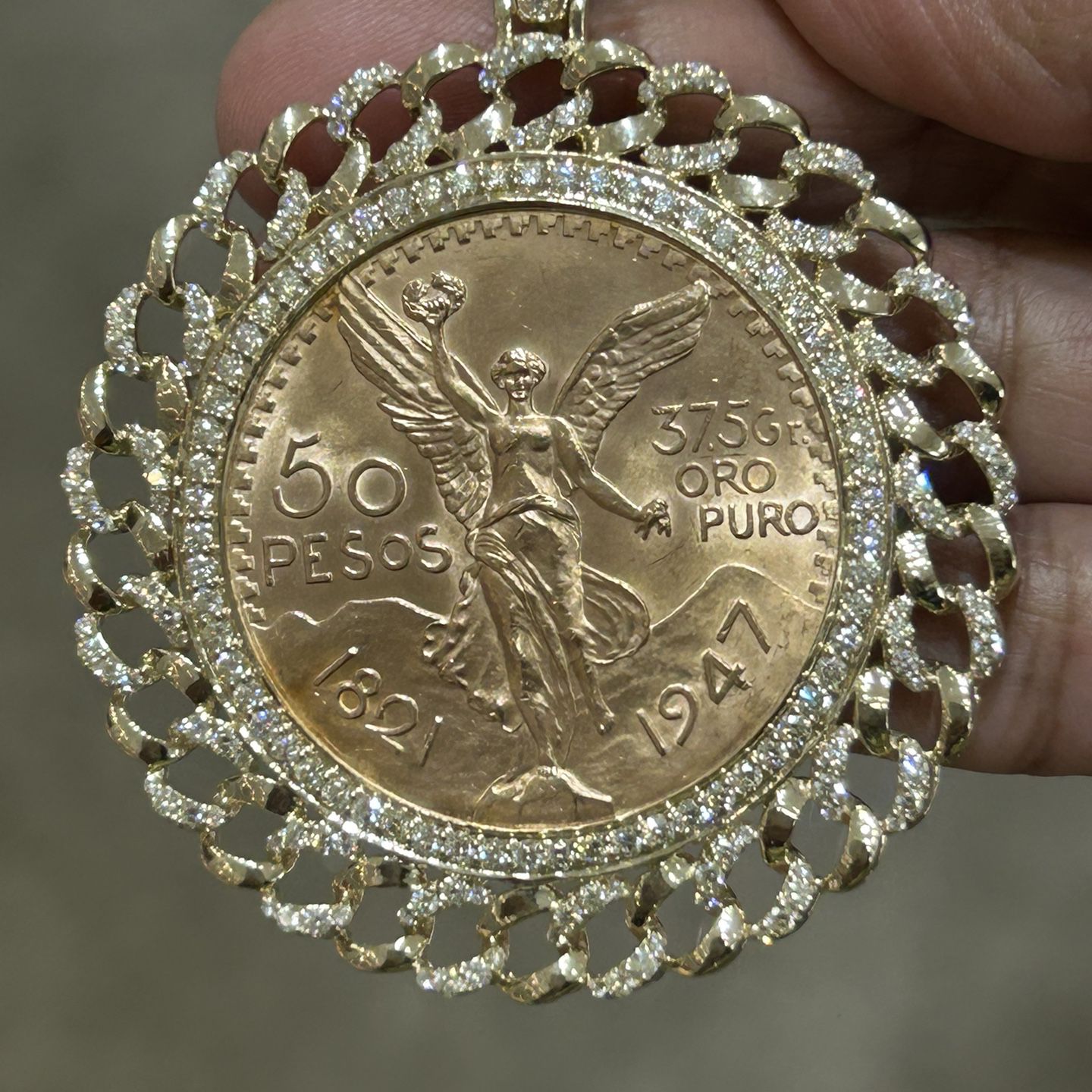 3.81CTW  Diamond YG-10KT 50 Pesos Coin  Holder 