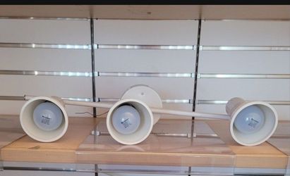 White 3 Light Fixtures  22 Inches Long