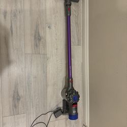Dyson v8 animal+ vacuum