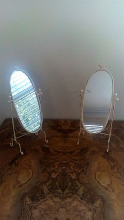 Set of Vintage MINI MIRRORS in great shape
