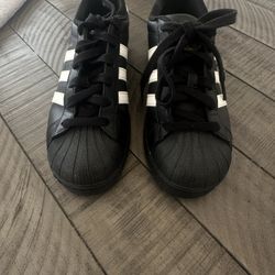 Wknd SALE• Black Adidas Shell Toes