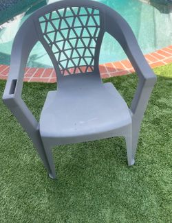 Outdoor patio chair