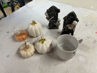 Halloween Decor Bundle – Pumpkins, Tombstones & Mug