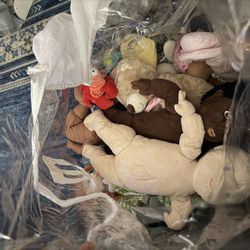 FREE Big Lot of Plush Dolls and Stuffed Animals (READ FULL DESCRIPTION BELOW👇)