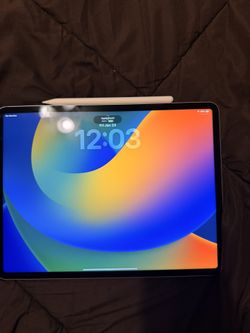 🔥iPad Pro!! With Keyboard And Pencil