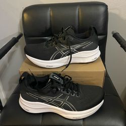 Asics gel Kayano 32/ size 10.5 Men’s 90