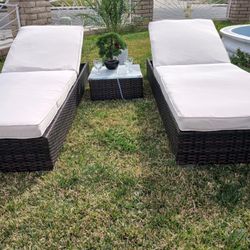 Brand New Patio Lounge Chairs Set