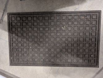 Durable Rectangular Grid Pattern Doormat