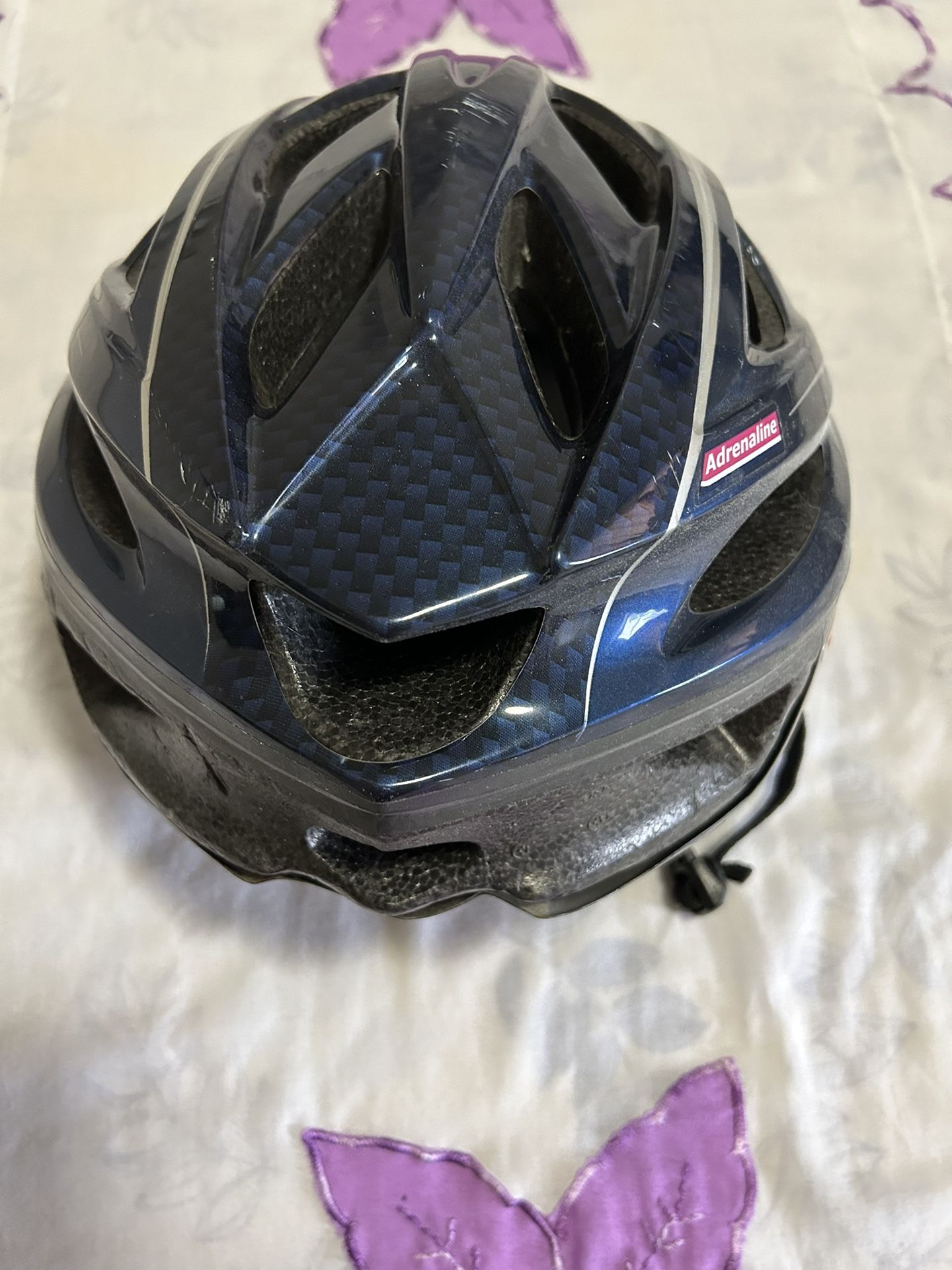 Helmet Adlt one size 58-60 CM like new 