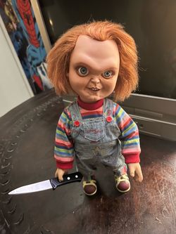 Child’s play Chucky Mezco Toys MDS w sound Mega Scale horror doll