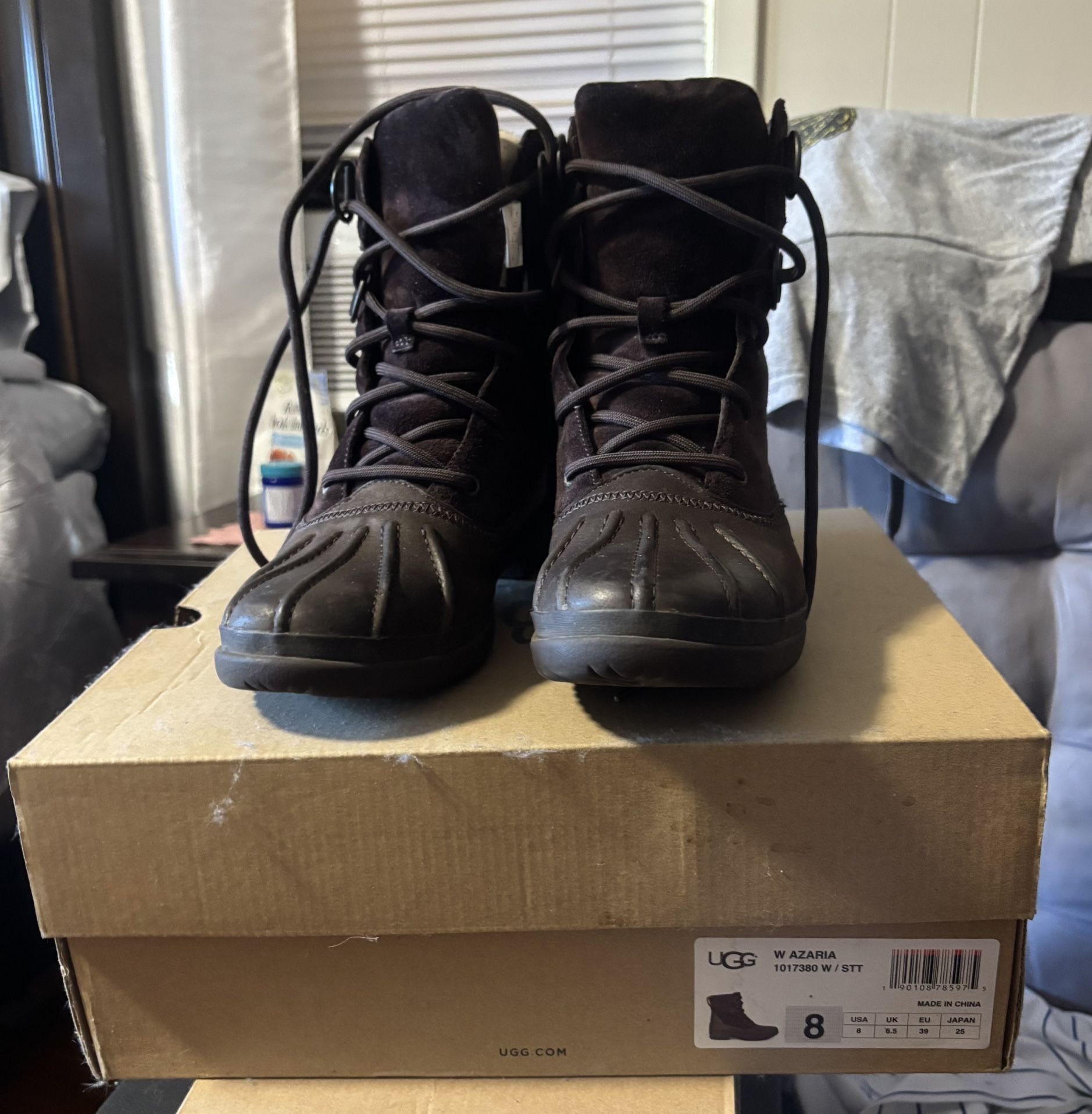 UGG W Azaria Boots - Size 8