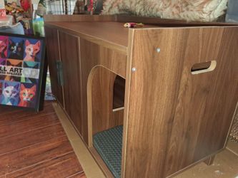 Cat litterbox furniture enclosed