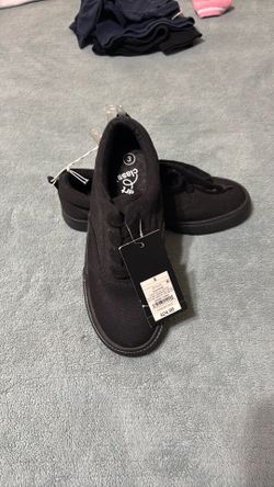 Kids tennis shoes