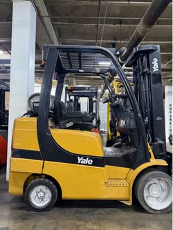 YALE forklift 7000 lb,3 stage, side shift