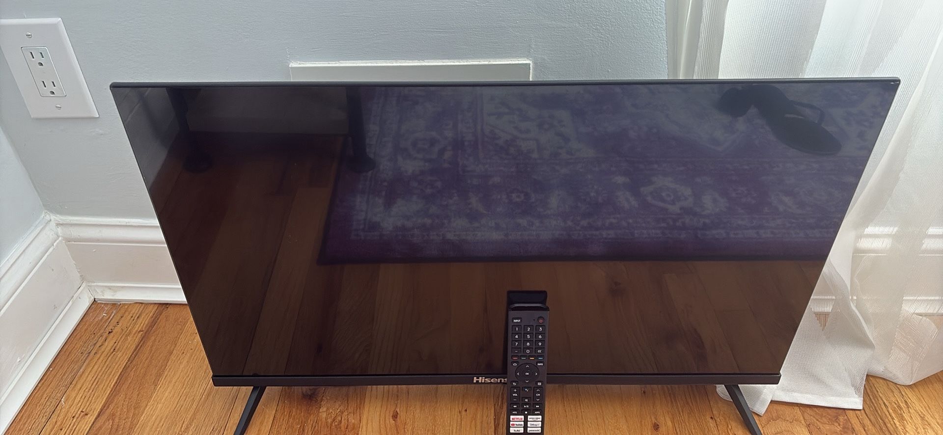 Smart Tv 32 Inch Brand New With Remote And Stand