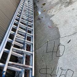 Excellent Condition 40 Feet In More Sizes Available Aluminum Extension Ladders