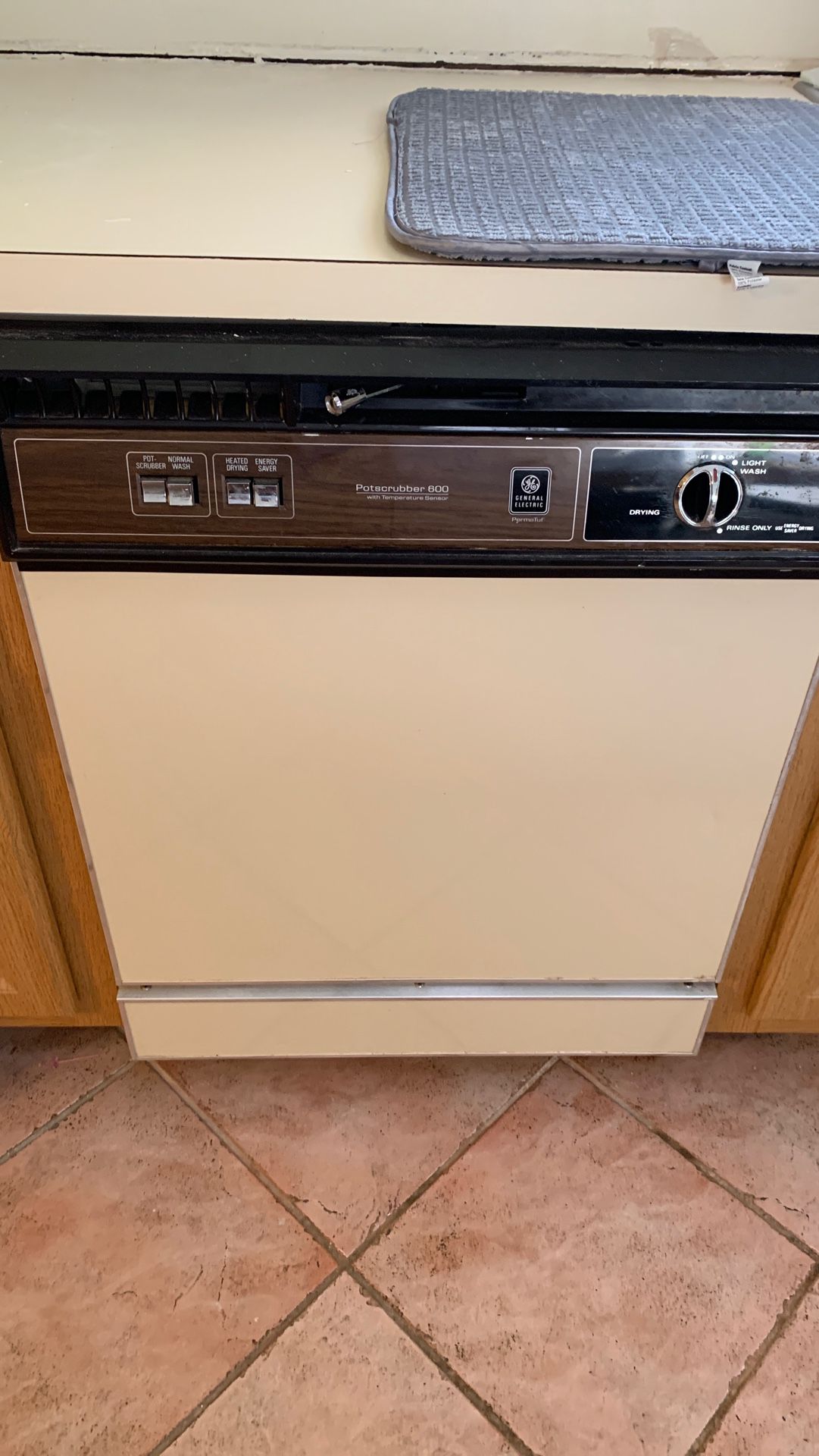GE potscrubber dishwasher 600, works great!