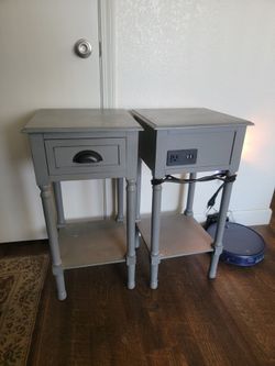 WOOD NIGHTSTANDS