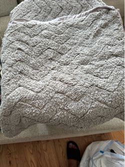 Ugg queen comforter