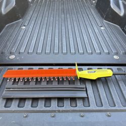 RYOBI Expand-It 18 in. Universal Hedge Trimmer Attachment