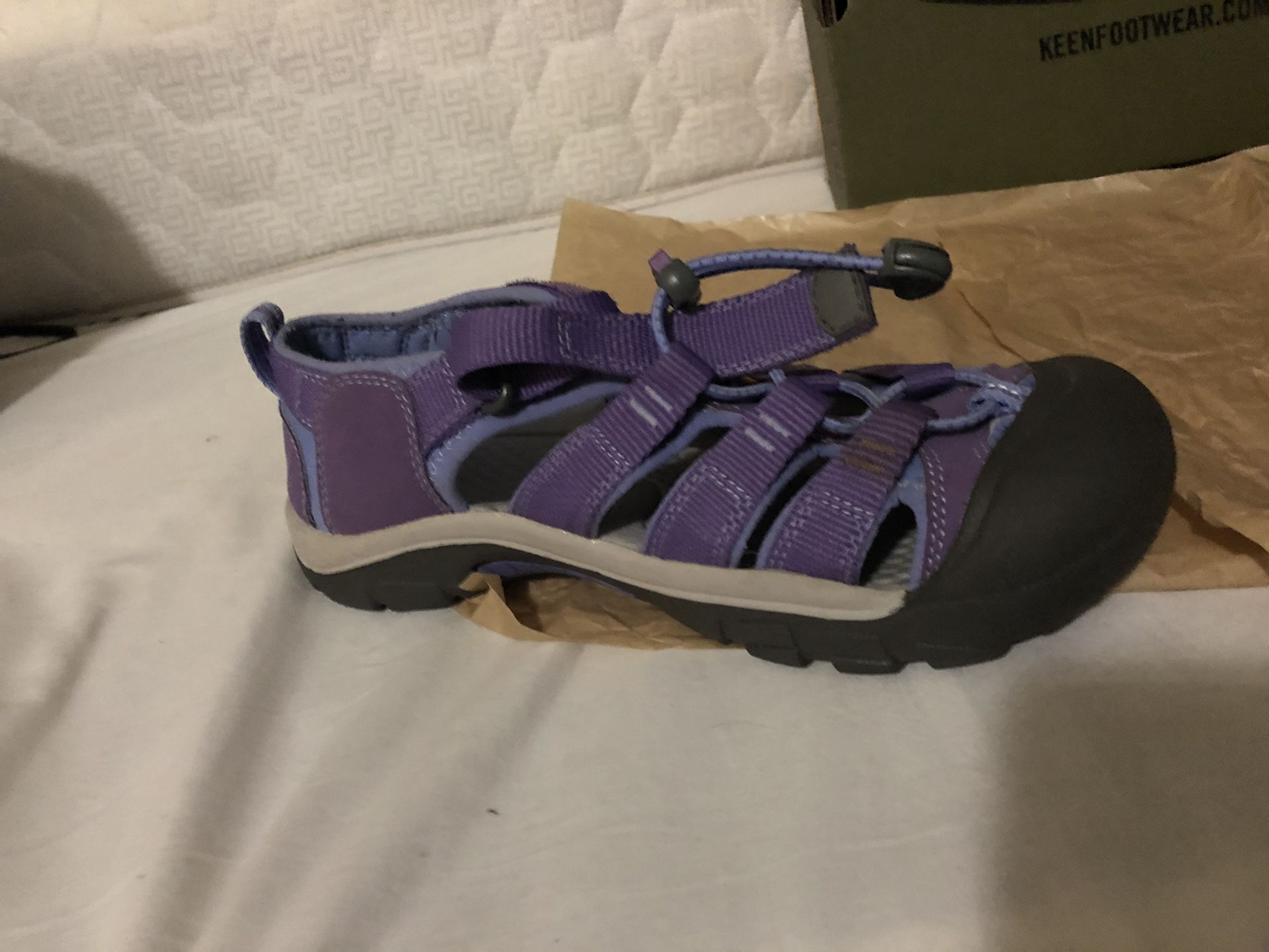 Brand new never used “Keen” tennis shoes for women size 7