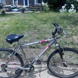 SCHWINN MOUNTAIN BIKE 21 speed 26” wheels Bicycle 