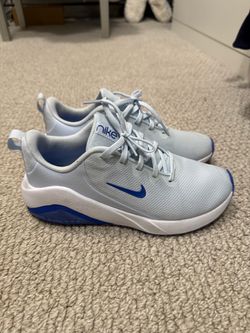 Nike shoes women size 7