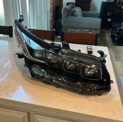 2017-2022 Toyota Prius Prime Quad LED RH Passenger Side Headlight OEM