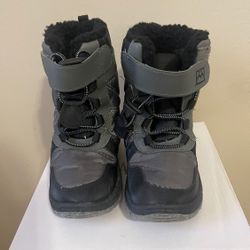 Unisex children's non-slip winter snow boots, size 9. Excellent condition. Worn once.